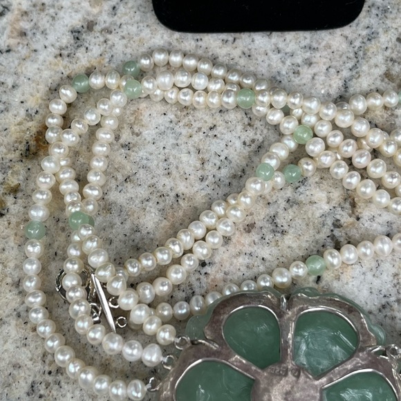 Genuine Green Jade Sterling Silver Flower Necklace bracelet and earring set - Picture 8 of 10